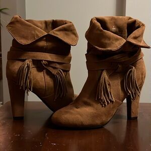 Express- brown heeled Booties w/ tassels